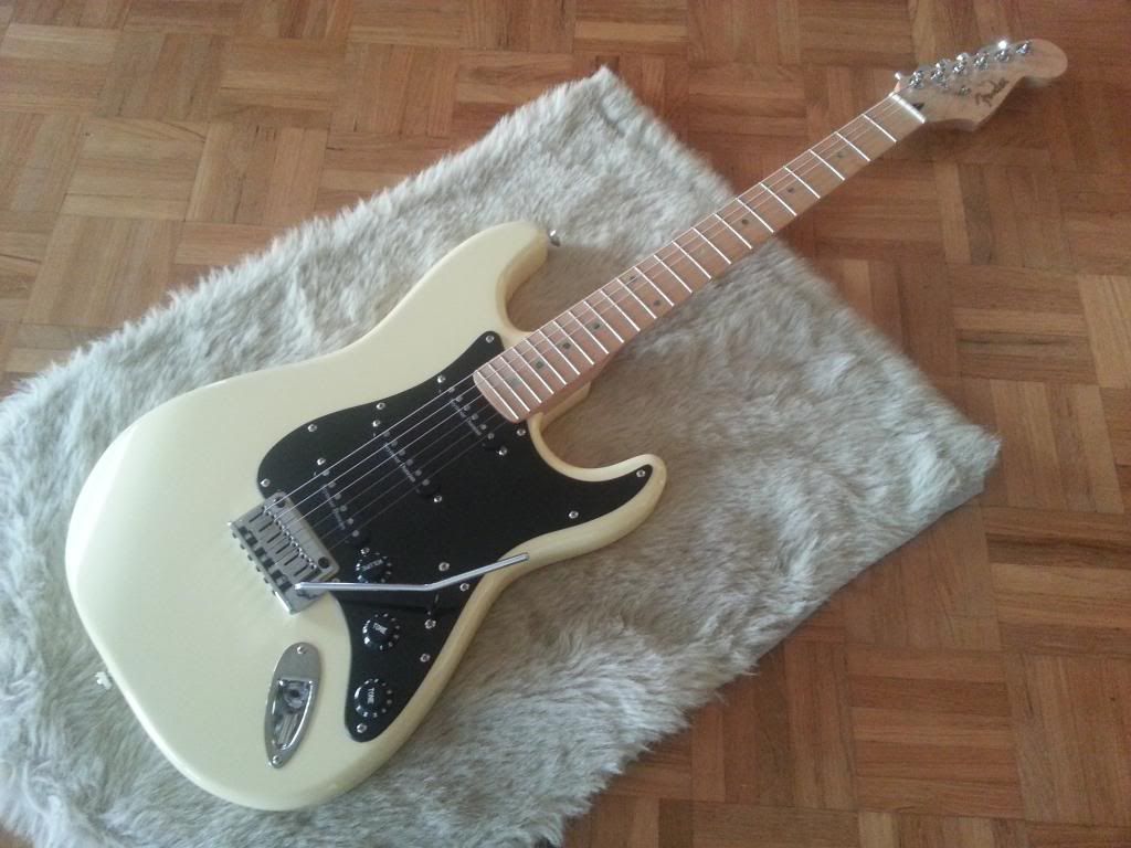 06 Fender Lite Ash Vintage White photo 20131123_154016_zpsb49e2a66.jpg
