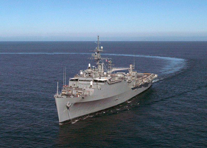  photo 800px-USS_Duluth_LPD_6_zps217cbd5a.jpg