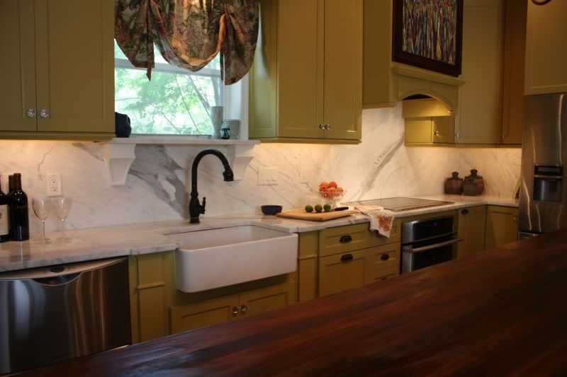 Sinks and Stove on Same Counter Run