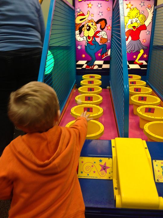  photo ChuckkECheese-2_zps6ca91bba.jpg