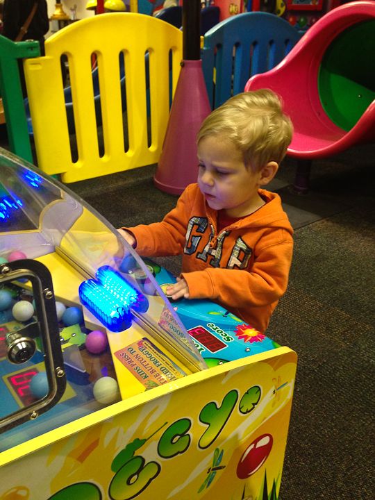  photo ChuckkECheese-7_zps2366fe69.jpg