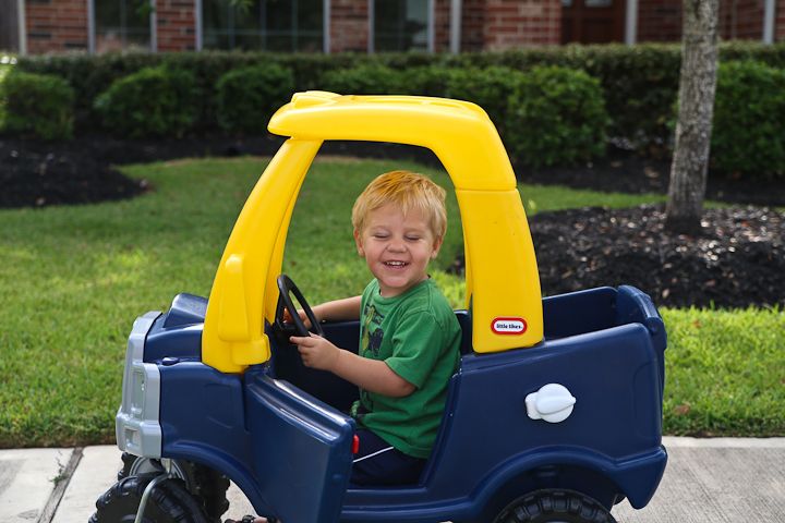  photo Playingingarageandfrontyard-12_zps6553a0c1.jpg