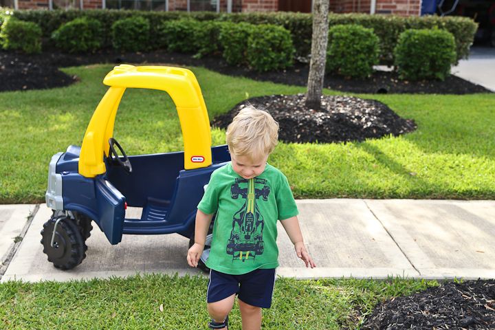  photo Playingingarageandfrontyard-15_zps0b6166e6.jpg