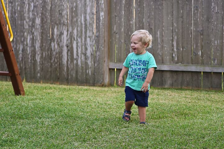  photo Popsiclesandeatingdinnerinbackyard-21_zps90981e92.jpg