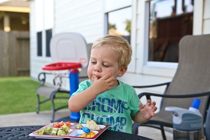  photo Popsiclesandeatingdinnerinbackyard-31_zps893e35ad.jpg