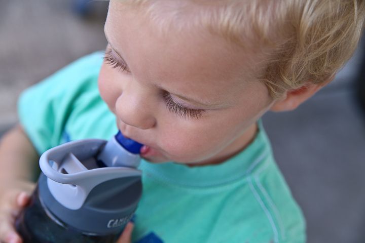  photo Popsiclesandeatingdinnerinbackyard-37_zpsf25f1a02.jpg