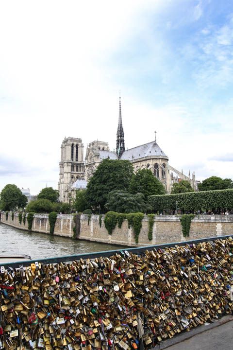  photo Louvre-LockBridge-NotreDame-120_zps740f06e7.jpg