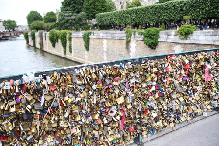  photo Louvre-LockBridge-NotreDame-123_zpsc7078fb6.jpg
