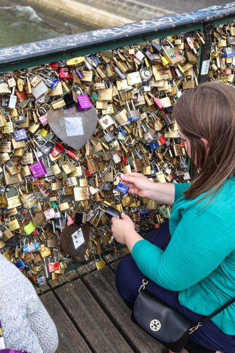  photo Louvre-LockBridge-NotreDame-91_zps8e4c8e40.jpg