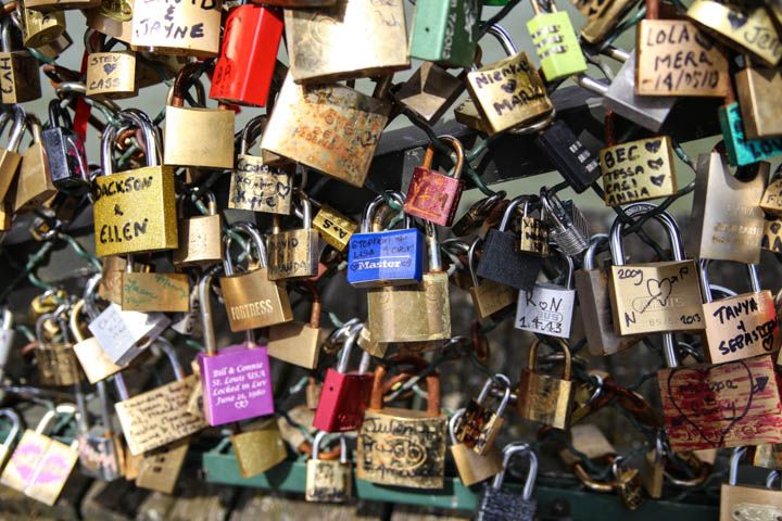  photo Louvre-LockBridge-NotreDame-98_zpsbae2b7e2.jpg