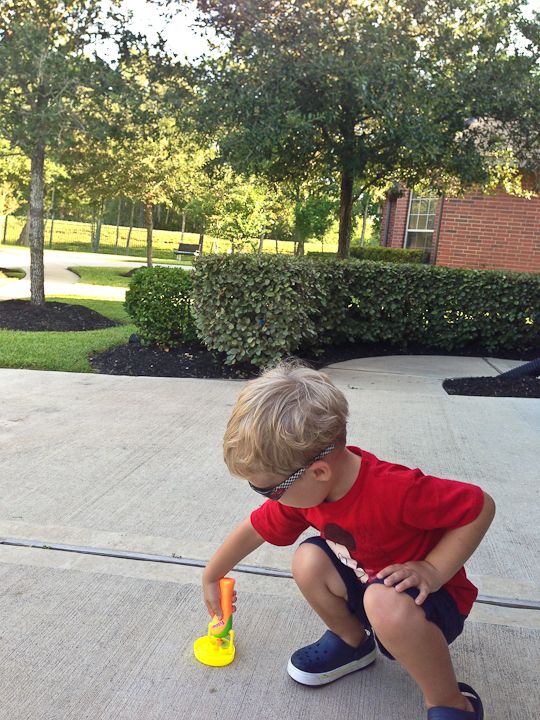  photo PinkEyePoolBounceHouse-2_zps76cfb6e5.jpg