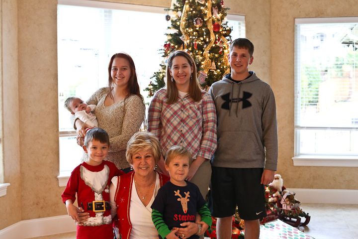  photo Christmas-Magruders-2_zps25d359fd.jpg