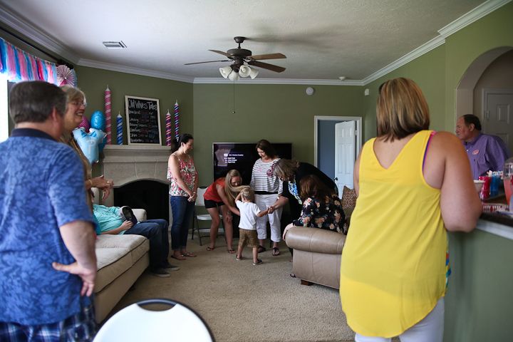  photo GenderRevealParty-20_zpse7097d7c.jpg