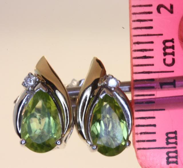 14k yellow gold 925 sterling silver .04cttw peridot diamond earrings 