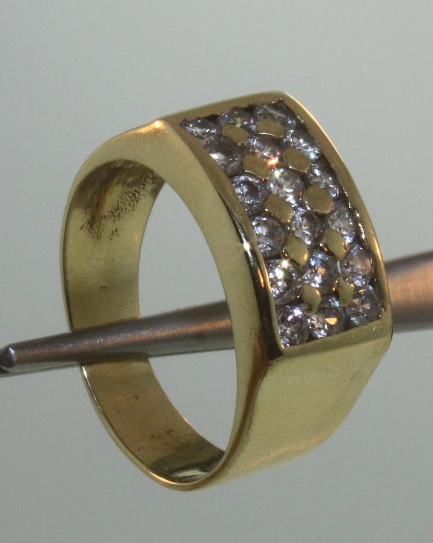 18k yellow gold 7.2g cubic zirconium band ring CZ  